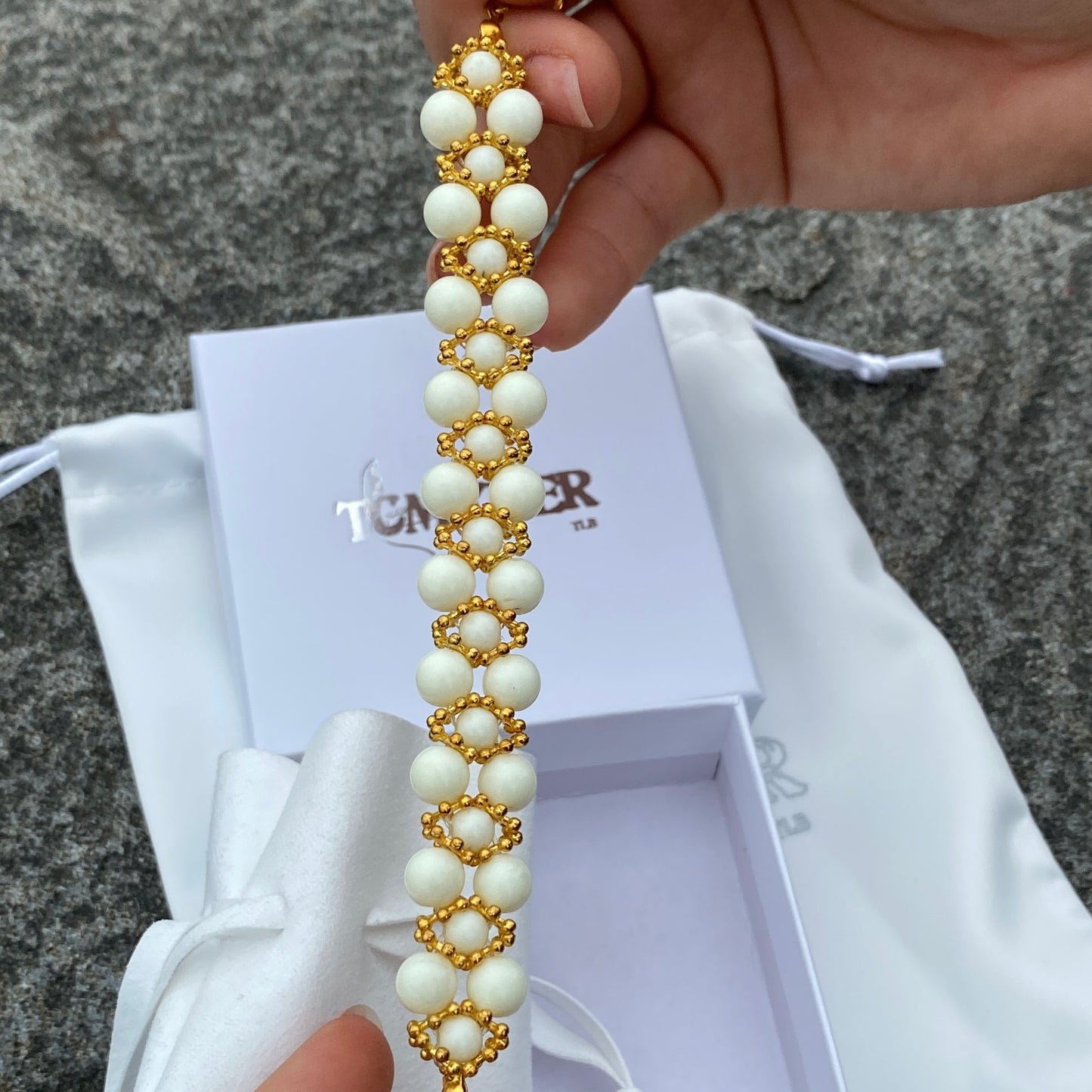 072 : Cream White